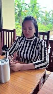 Poor Boy Can’t Afford Food – Kind Woman Surprises Him ❤️😢