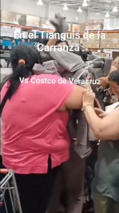 Para los que se creen muy popof por ir al Costco, pues no hay muchas diferencia con el tianguis de la Carranza de Boca del Río. El sábado en Costco hasta se picaron los ojos por unaa toallas de 100 pesos | Urbis Veracruz