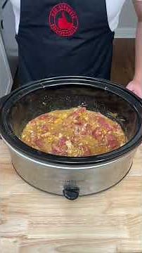 Crockpot Cheddar Steak & Gravy Noodles! 🤤