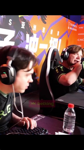 САШКО ПОЛЕТІВ ДОДОМУ 😂 #кс2 #counterstrike #кс #s1mple