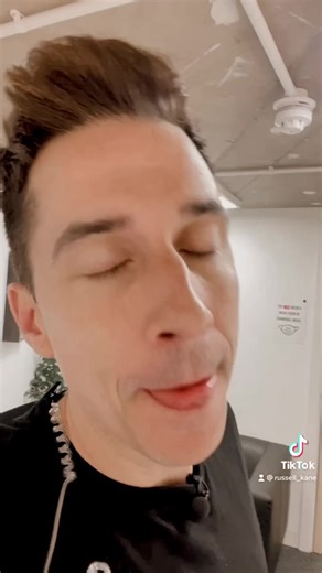 31K views · 1K reactions | Different types of winking – and when it’s a problem… #dominicraab #angelarayner #pmq￼ | Russell Kane | Facebook