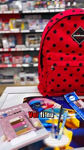 🎁 Începem prezentarea premiilor de la Tombola Copiilor! Primul pachet pregătit cu drag este... perfect pentru o fetiță plină de energie și imaginație! Premiul conține: 🎒 Ghiozdan roșu cu buline – perfect pentru aventurile școlare pline de culoare 📘 Caiete cu imprimeuri moderne – pentru notițe cu stil și inspirație ✏️ Penar cool – organizare ca la carte, mereu la îndemână 🖍 Carioci colorate – distracție și creativitate la fiecare pagină 🎨 Set de pictură – pentru idei artistice și joacă fără 