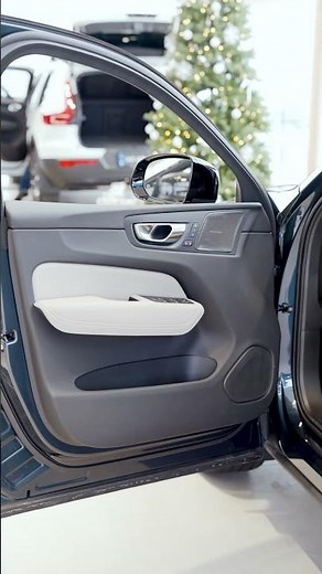 2026 Volvo XC60 Plus | Denim Blue Metallic | V1342787