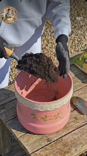 Don't Throw Them Away! ♻️ DIY Decorative Planters from Water Jugs,#keşfet #fyp #diy