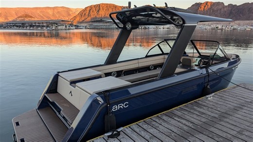 This Speedy Electric Sport Boat Leaves Internal Combustion in Its Wake