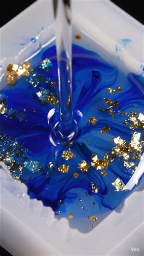 This is so satisfying... 💙✨ #shorts #resinart