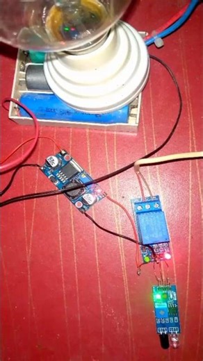How an IR obstacle avoidance sensor module works without Arduino.