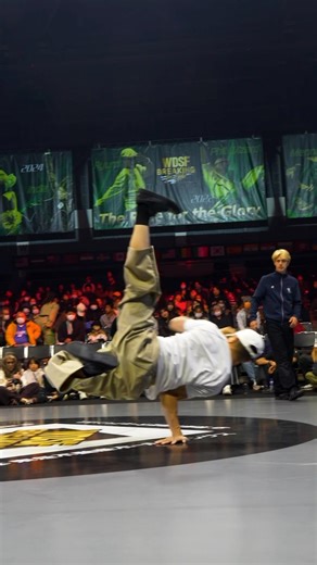 B-Boy Weizer (TPE) at the World Champs with his "hat trick" 🔥👀#BreakingForGold #Breaking #WDSF