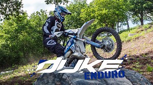 L'école de pilotage Duke Enduro vous propose des journées de randonnées enduro et des stages de franchissement sur terrain privé et aménagé 🍃 En groupe ou en cours particulier, venez profiter du cadre magnifique et idéal que nous offre la Suisse Normande pour la pratique de l’enduro ! 🏞️ Progressez dans la bonne humeur et la convivialité 🙂 👉 Location de motos et d'équipements possible ➡️ Informations et réservation sur www.duke-enduro.com | Duke Enduro / Duke Acrobatie
