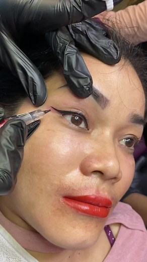 Eyebrow Shaping Techniques for Perfectly Defined Arches