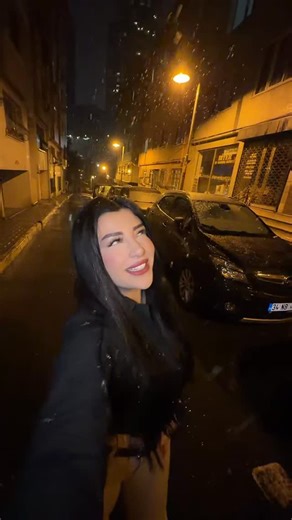 GÖZDE AKGÜN on Instagram: "❤️"