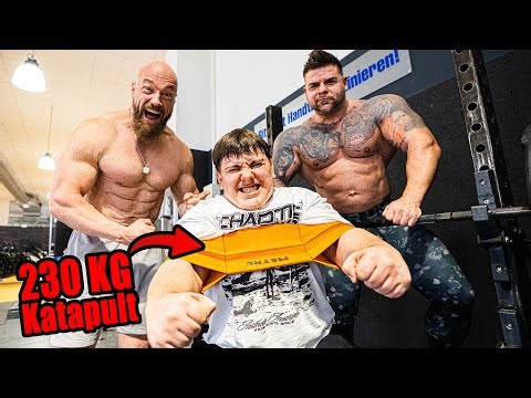 18 year old Artur vs Bench Press World Champion❗️