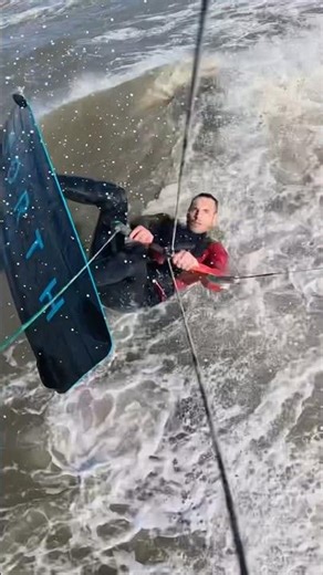 Speed crash 💥 #kitesurfing #kitesurfing #gopro #beach #2026