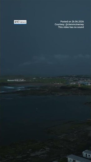 Lightning off Donegal coast as thunderstorm warning issued #RTÉNews #weather