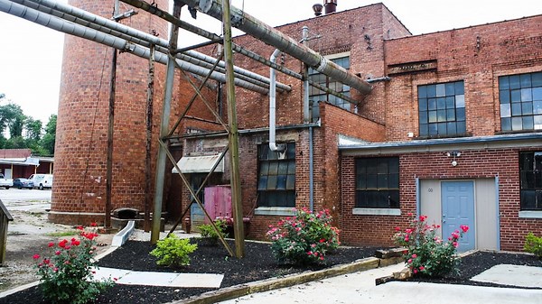 10 Industrial Modern Interior Ideas for Lofts