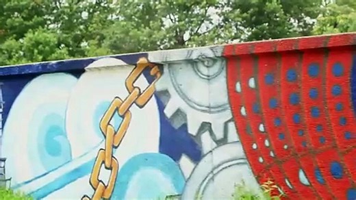 ESSENCE STREET STYLE SPOTLIGHT