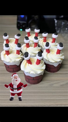 A Christmas song made into cupcakes ❤️ These are soya free and made...