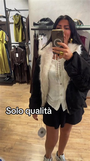 Ecofur by Alma: abbigliamento donna qualità | Via Di Palma 55