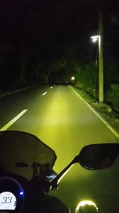 Customer Sir Mhel shared this video of his new Gold Runway GR-X4 40w with yellow lens. (this model replaces the previous GR-40X) Now with micro brightness adjustment and electronic relay switch P9400 Lumens: 8,400 lumens (combined) LED Chips: 4x USA U3 LED, 6000 Kelvin Power Consumption: 40 watts, Warranty: 1 -year Dimension: 3.5x3 inches Light Modes: Micro brightness adjustment, blinker, flasher Material: Lightweight, Hard Anodized & CNC 6063 Pure alum Waterproof: IP68 Certified (Submersible to