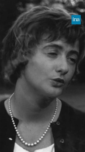 Le roman "Bonjour tristesse" paraissait il y a 70 ans, le 15 mars 1954. À seulement 18 ans, son autrice, Françoise Sagan, devenait malgré elle le symbole d'une jeunesse dorée et libre d'après-guerre. ⏪ Retour en archives sur l'un des plus grands succès littéraires du XXe siècle. | INA