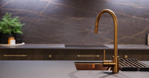 ✨ Bronze Beauty ✨ Elevate your kitchen aesthetic with this stunning Mercer-coloured stainless sink paired perfectly with a matching bronze tap. The warm metallic finish adds a touch of sophistication and modern luxury, seamlessly blending style and function. Who says practical can’t be beautiful? 💫 #KitchenGoals #MercerSink #BronzeTap #KitchenInspo #ModernKitchen #InteriorDesign #LuxuryLiving #KitchenDetails | Kitchen Studio Dunedin