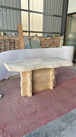 Landerstone-Helen on Instagram: "Travertine console table#stonedesign #marbletable #sidetable #diningtable #homestyle #houseinterior #tabletop #stonetable #travertinetable #interiordesignideas #designersarees #coffeetable #housedocor #coffeetabledecor #coffeetabledecor"