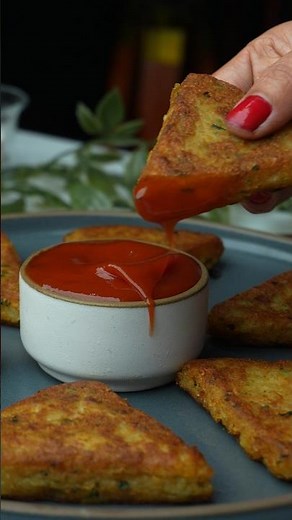 Instant Crispy Garlic Potato Triangles 😋 | Ultimate Party Snacks Recipe 🎉 #shorts