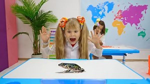 Fun science lesson😄👨‍🔬 #reelsfb #shortsvideos #kidsfun #kidsactivities #KidsDianaShow #KidsRomaShow #romaanddiana #oliver #familytime #adventure #school | Kids Roma Show