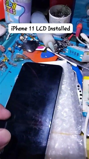 iPhone 11 Black screen only fixed by installing a new lcd #brokenscreen #iphone #brokenlcd