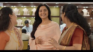 Test the real value of your jewellery in the Carat Analyser at Kalyan Jewellers & know the true worth of your ornament. | Kalyan Jewellers