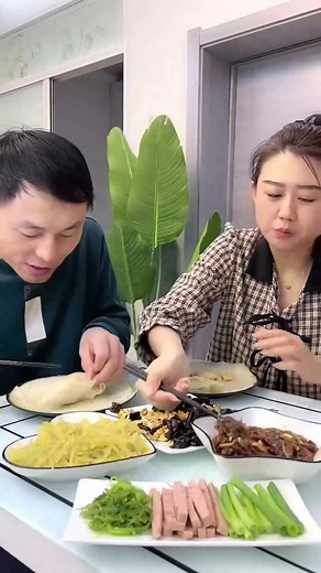 85K views · 1.5K reactions | #FunnyEating #ComedyFood #FoodASMR #FoodieLaughs #EatingSounds | Alesha Ferrell | Facebook