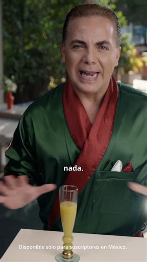 Cristian Castro haciendo algo 😅 un Comercial para #Vix Listo para hacer nada? 😎⚽ Prepárate para vivir #ElMundial2026 al estilo Cristian Castro. 🤗 creditos #TUPrensa #GallitoFeliz 🤠 #CristianCastro ✨️ | Cristian Castro ignoró mi pancarta ¬¬