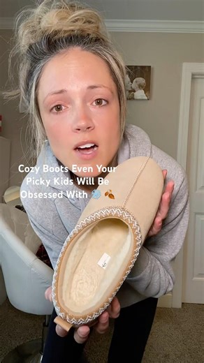 Cozy Slide Boots Obsessed || #boots #slides #wintershoes #fallshoes #winterboots