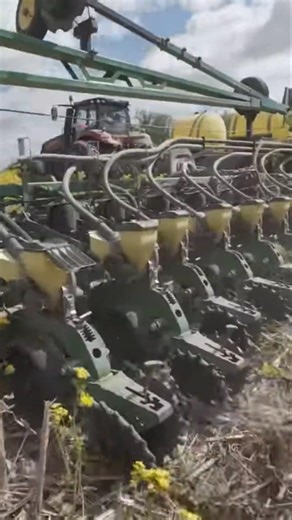 PERFECT NO-TILL SOYBEAN PLANTING CONDITIONS! John Deere DB60 36-row Planter & CaseIH 340CVT Tractor