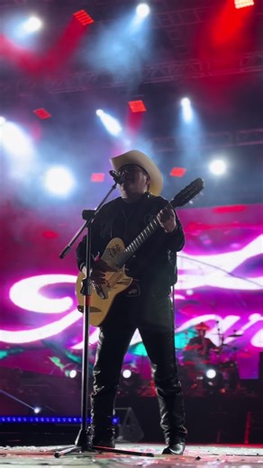 Y las mariposas… 🦋 #ElTronoDeMéxico | el trono de mexico