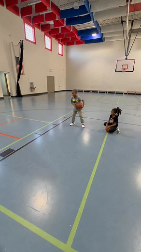Javon teaching Jerin how to jab step without traveling 💪🏾 | James Cooper