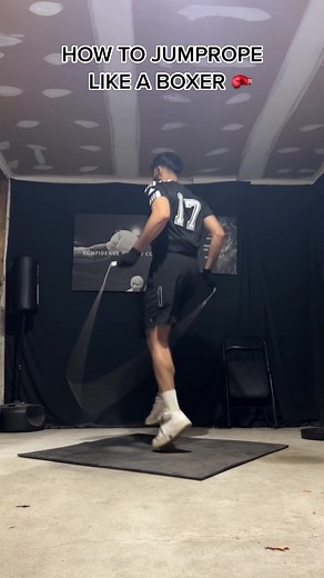 How to jumprope like a boxer ☑️ Quick, beginner boxer shuffle jumprope tutorial for you to try.. #jumpropetutorials #jumpropelikeaboxer #jumpropetricks #jumprope