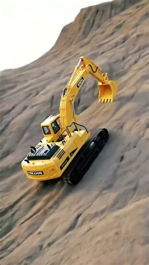 Epic Excavator Power: Real Machines vs. RC Fun! 🚧