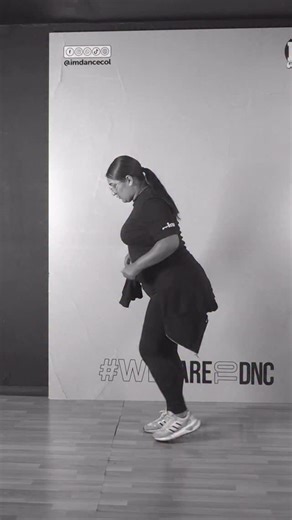 202K views · 24K reactions |  EL PASO QUE TE VA A DESLIZAR CON SABOR  La Patineta, un paso de salsa que está facilito pero que le mete todo el estilo y sabor a tu baile . Es de esos pasos que parecen simples, pero cuando lo haces bien, te cambia el swing completo y te hace ver mucho más pro en la pista ✨.   Míralo, practícalo y  comenta “BAILA” y te enseño más pasos como este…  | IM Dance - Academia de Baile | Facebook