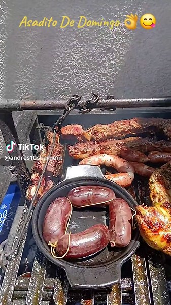 Asadito de domingo: música en vivo y buen sabor