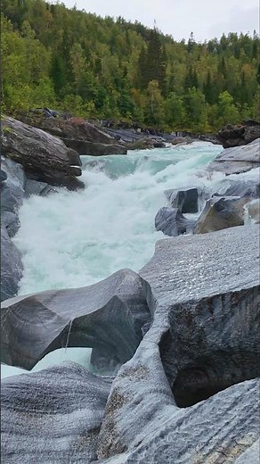Marmorslottet in Norway is a true hidden gem. Not a real castle, but a beautiful natural phenomenon!