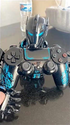 My ps4 controller turned into a robot holding the ps4 controller