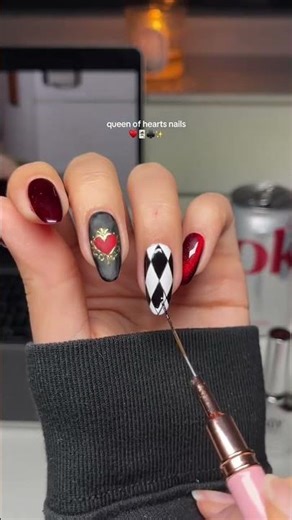 curiouser & curiouser wasnt intentional but after adding the checkered nail i#short #shorts #eluvi 💅
