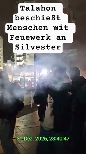 Junger Mann beschießt Menschen mit Feuerwerk an Silvester 25 in Berlin