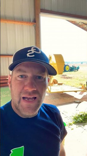 Shelling Butterbeans (Baby Lima beans)