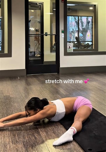 this is your sign to get on the mat ✨ #stretching #flexibility #fitness #foryoupage #fyp