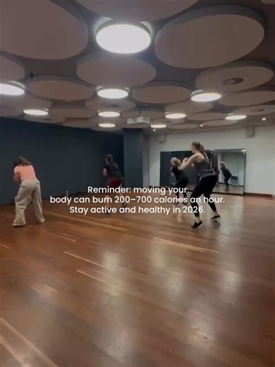 Did you know? 🤔 Dancing can burn 200–700 calories per hour. It’s not just about the numbers—it’s about feeling strong, moving your body, and enjoying every step. Stay consistent, stay active, and make 2026 your healthiest year yet ✨ #dancefitness #moveyourbody #healthyhabits2026 #dancetofeelgood #fitnesslifestyle