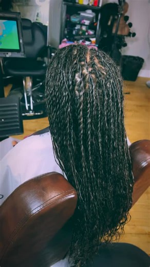 Starter Locs: Two strand twist & interlock roots Texture & formation:2b #hairtexture #hairformation #naturallynapssalon #twostrandtwist #interlock | Naturally Naps Salon, LLC
