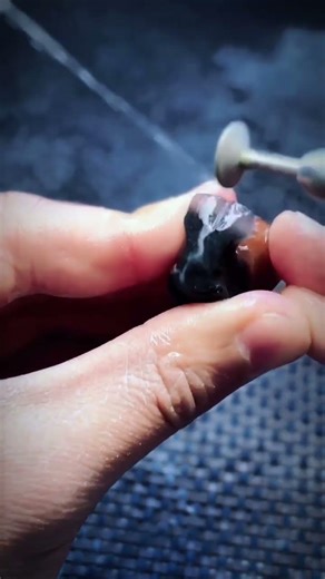Carving Agate to the Realistic Snail