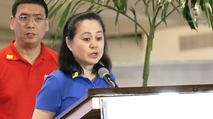 876K views · 5.3K reactions | Lisa, wife of Doc Willie Ong, speaks to reporters after filing her husband's COC for senator on Thursday, October 3, from the Manila Hotel. The doctor earlier announced he is diagnosed with abdominal cancer. #PHVote #AmbagNatin #BeTheChange Get live updates: https://bit.ly/COCfiling | Rappler | Facebook
